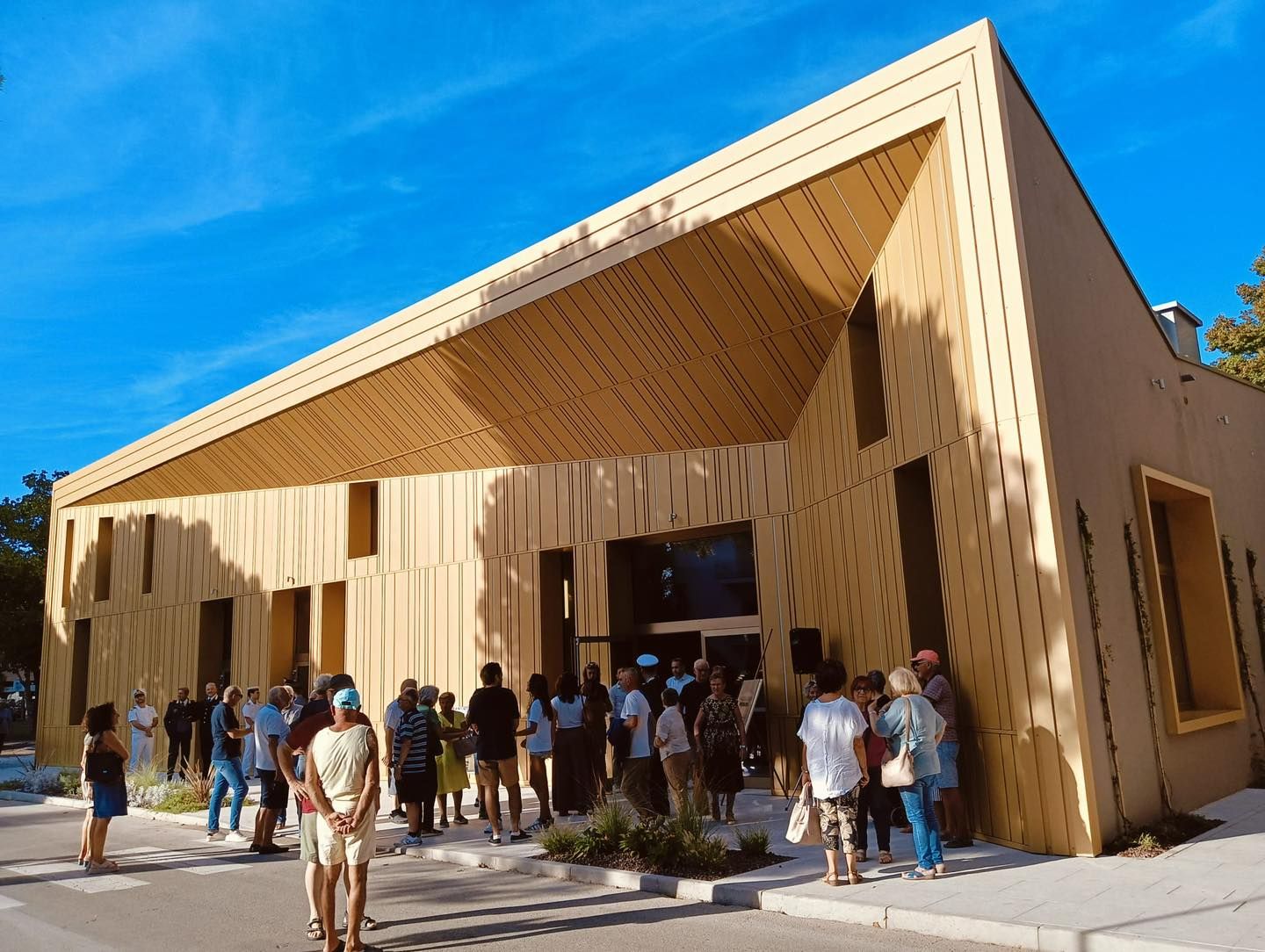 PALAZZO DEL TURISMO ARCOBALENO