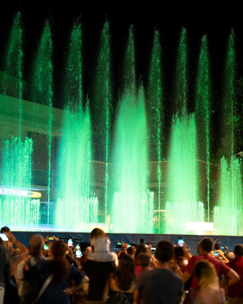 Fontane danzanti in Piazza Battisti