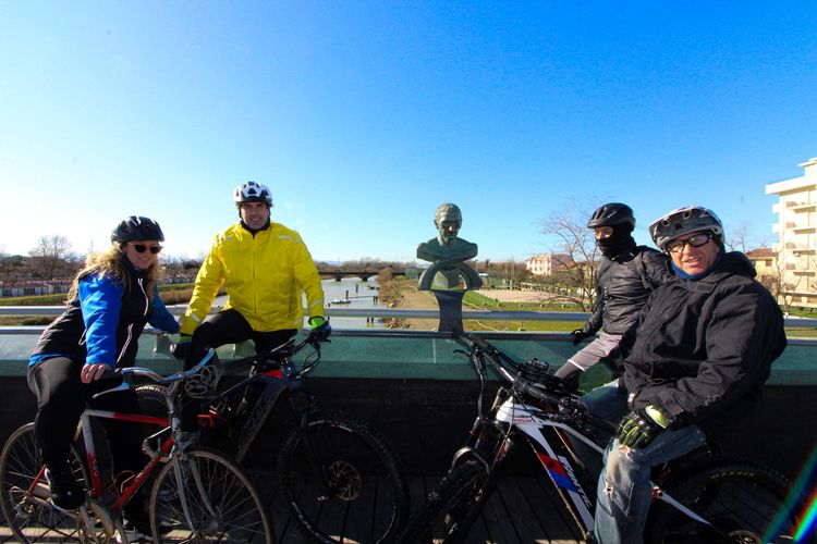 TRA MARE E CAMPAGNA IN E-BIKE