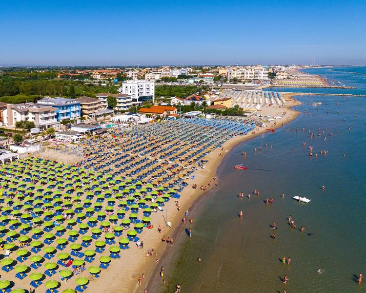 QUEEN OF THE RIVIERA